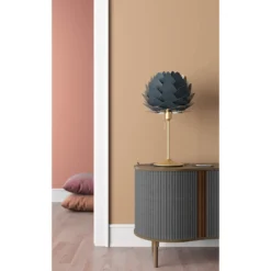 Santé Stand Tafelstatief Met Usb Brushed Brass - Umage - Koop Online -Flos Shop 571030204052320champagne20stand20bordstativ20musb20brushed20brass20 20umage 4